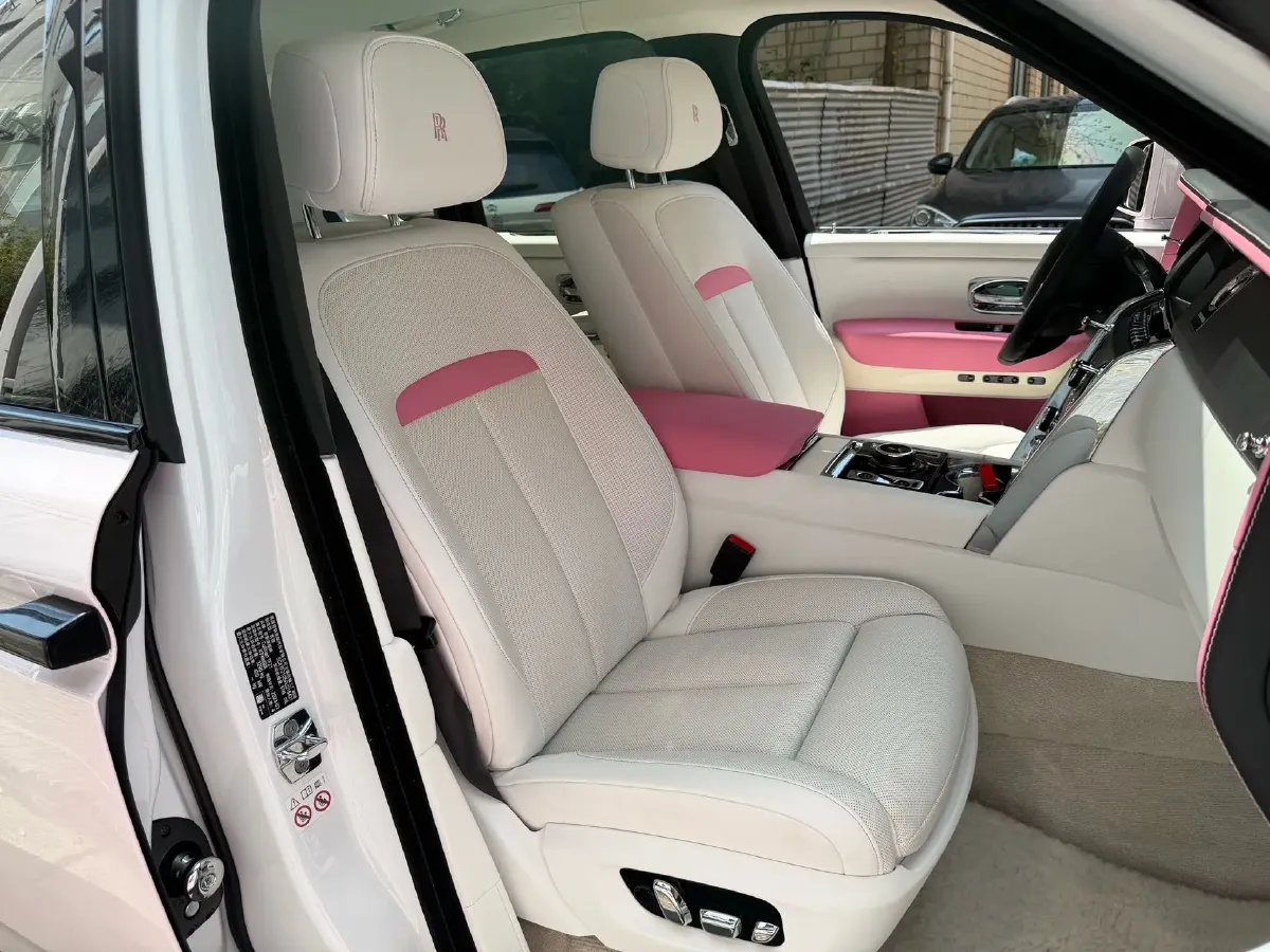 2024 Rolls-Royce Cullinan 6.7T 571HP V12 8AT,autocango,china used car exporter,china ev exporter,chinese used car exporter,chinese used ev exporter