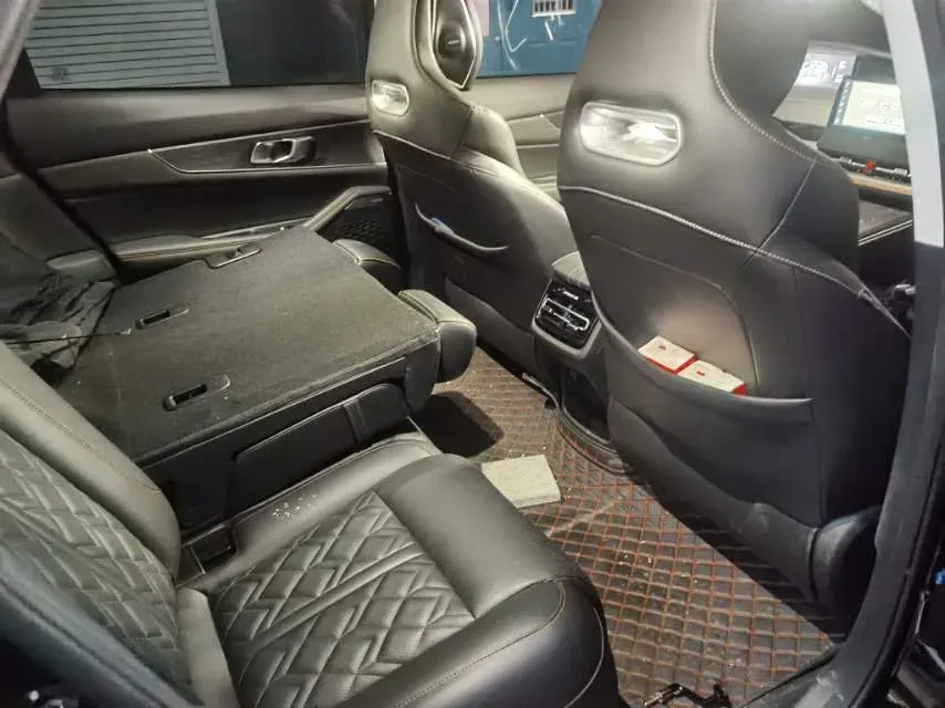 2021 ChangAn UNI-K 2.0T 233HP L4 8AT,autocango,china used car exporter,china ev exporter,chinese used car exporter,chinese used ev exporter