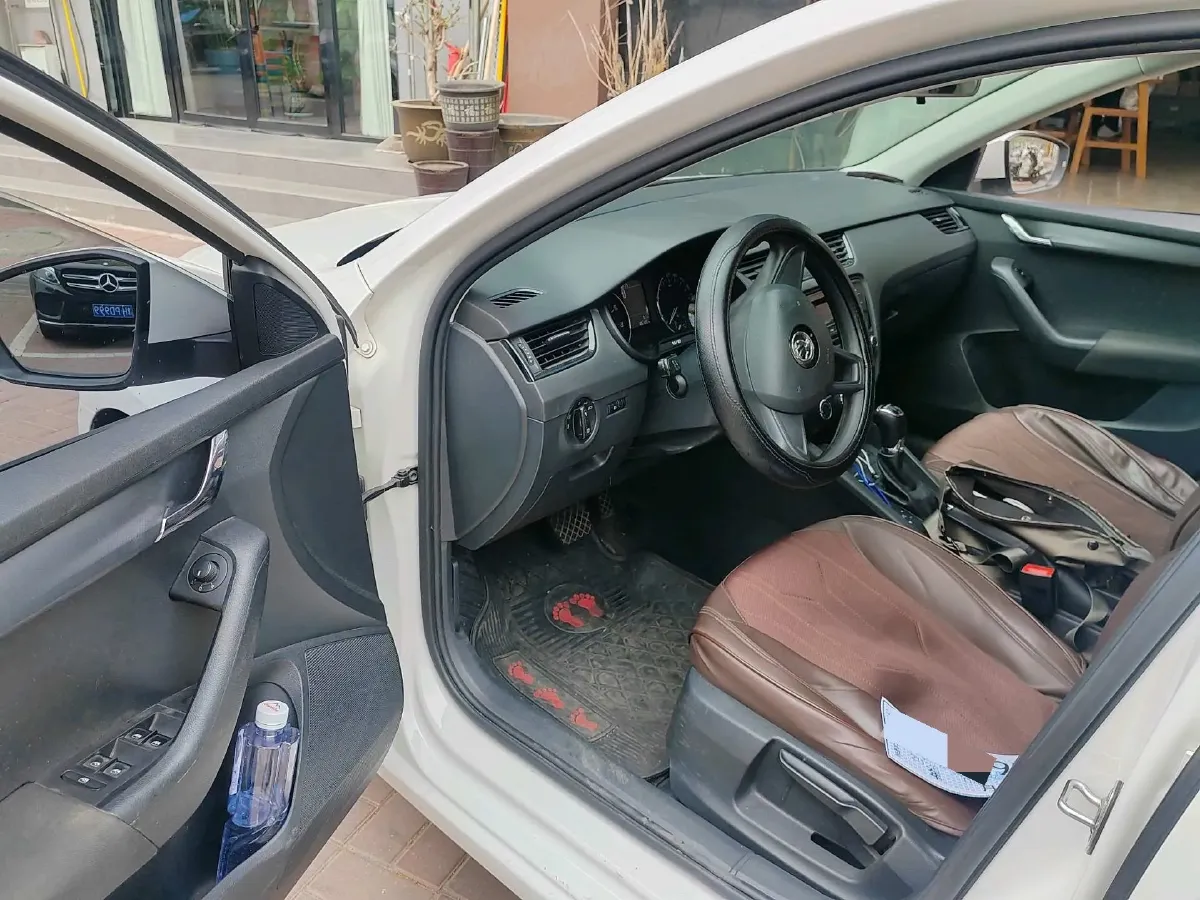 2017 Skoda Octavia 1.6L 110HP L4 6AT,autocango,china used car exporter,china ev exporter,chinese used car exporter,chinese used ev exporter