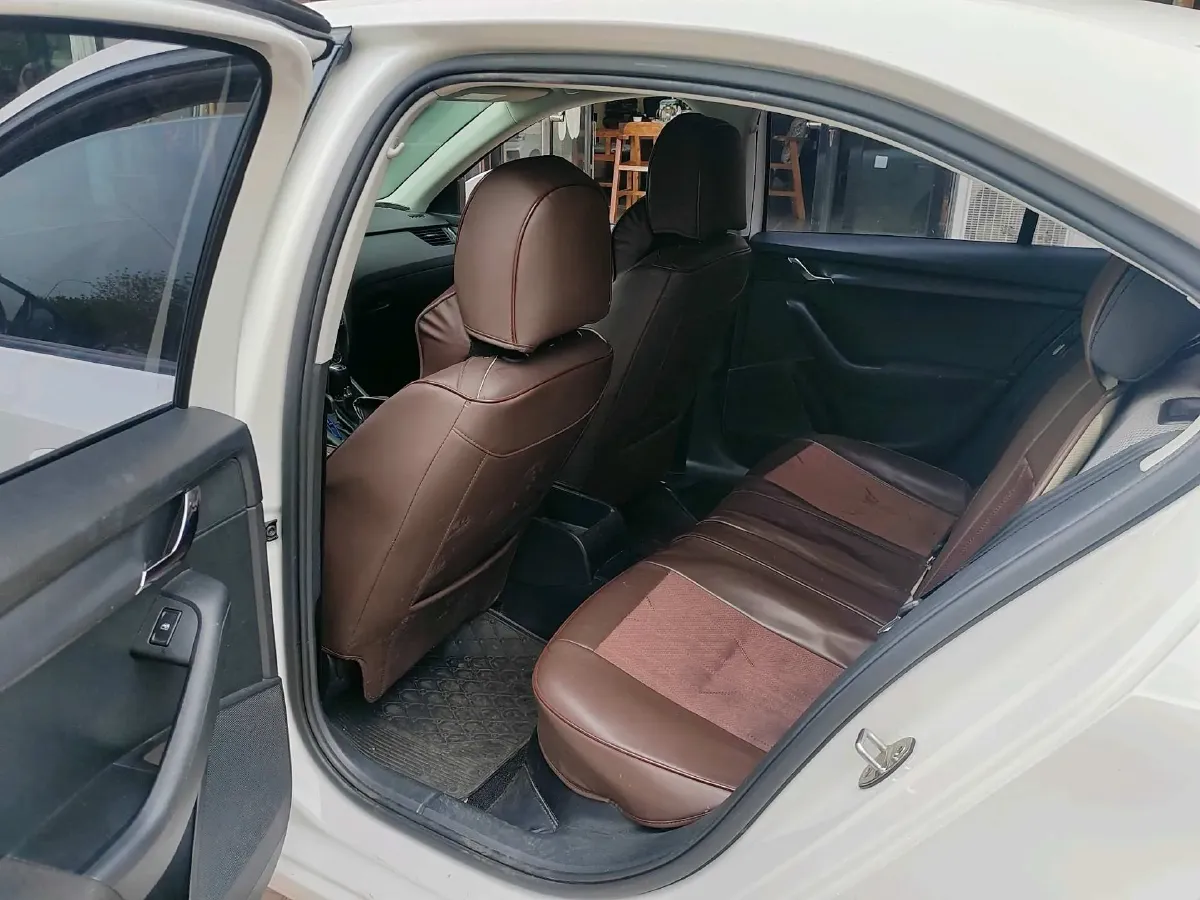 2017 Skoda Octavia 1.6L 110HP L4 6AT,autocango,china used car exporter,china ev exporter,chinese used car exporter,chinese used ev exporter