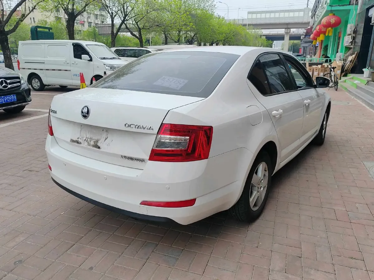 2017 Skoda Octavia 1.6L 110HP L4 6AT,autocango,china used car exporter,china ev exporter,chinese used car exporter,chinese used ev exporter