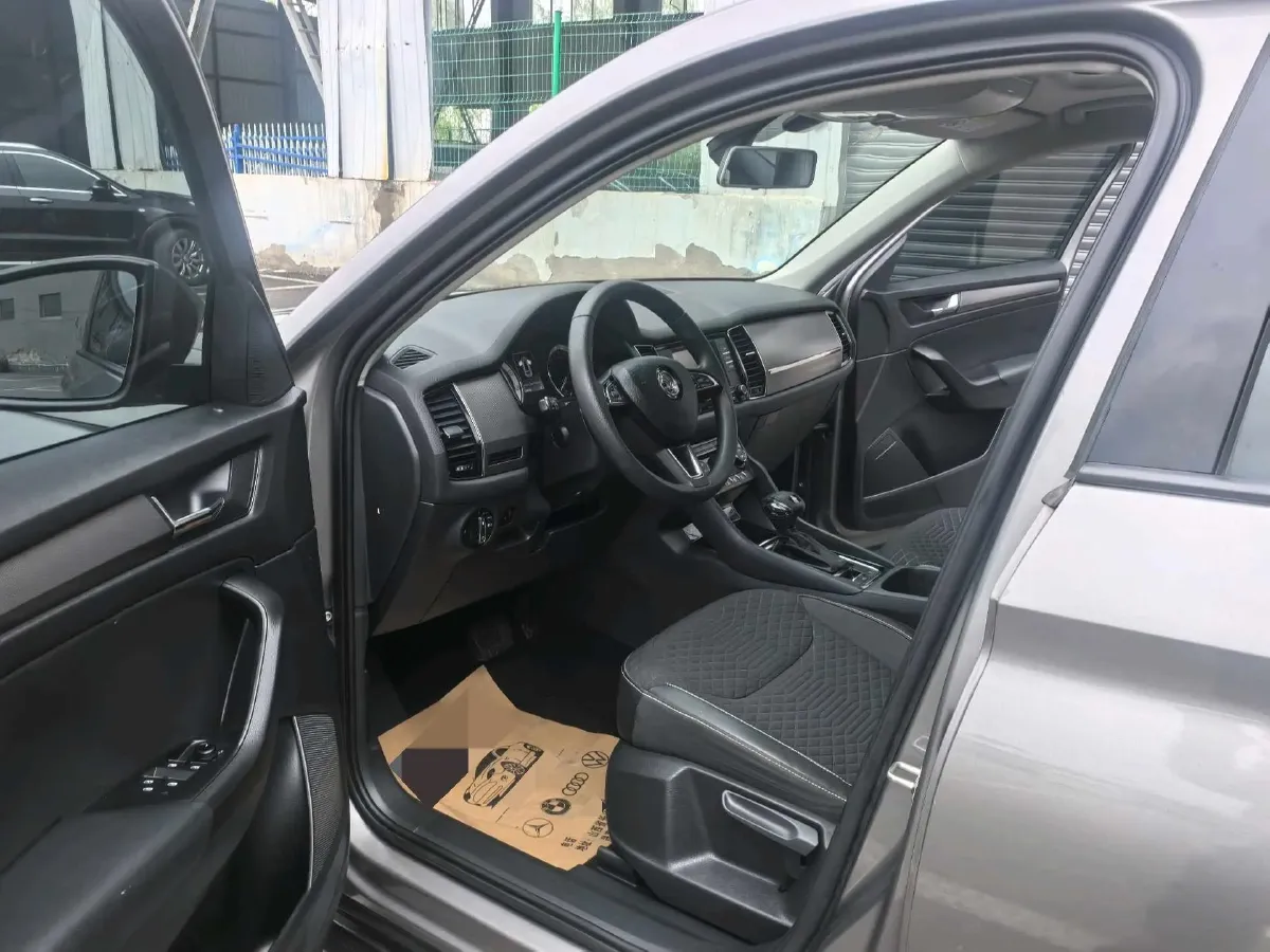 2017 Skoda Kodiak 1.8T 180HP L4 7DCT,autocango,china used car exporter,china ev exporter,chinese used car exporter,chinese used ev exporter