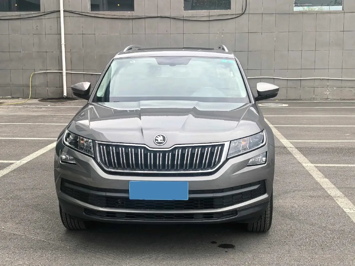 2017 Skoda Kodiak 1.8T 180HP L4 7DCT,autocango,china used car exporter,china ev exporter,chinese used car exporter,chinese used ev exporter
