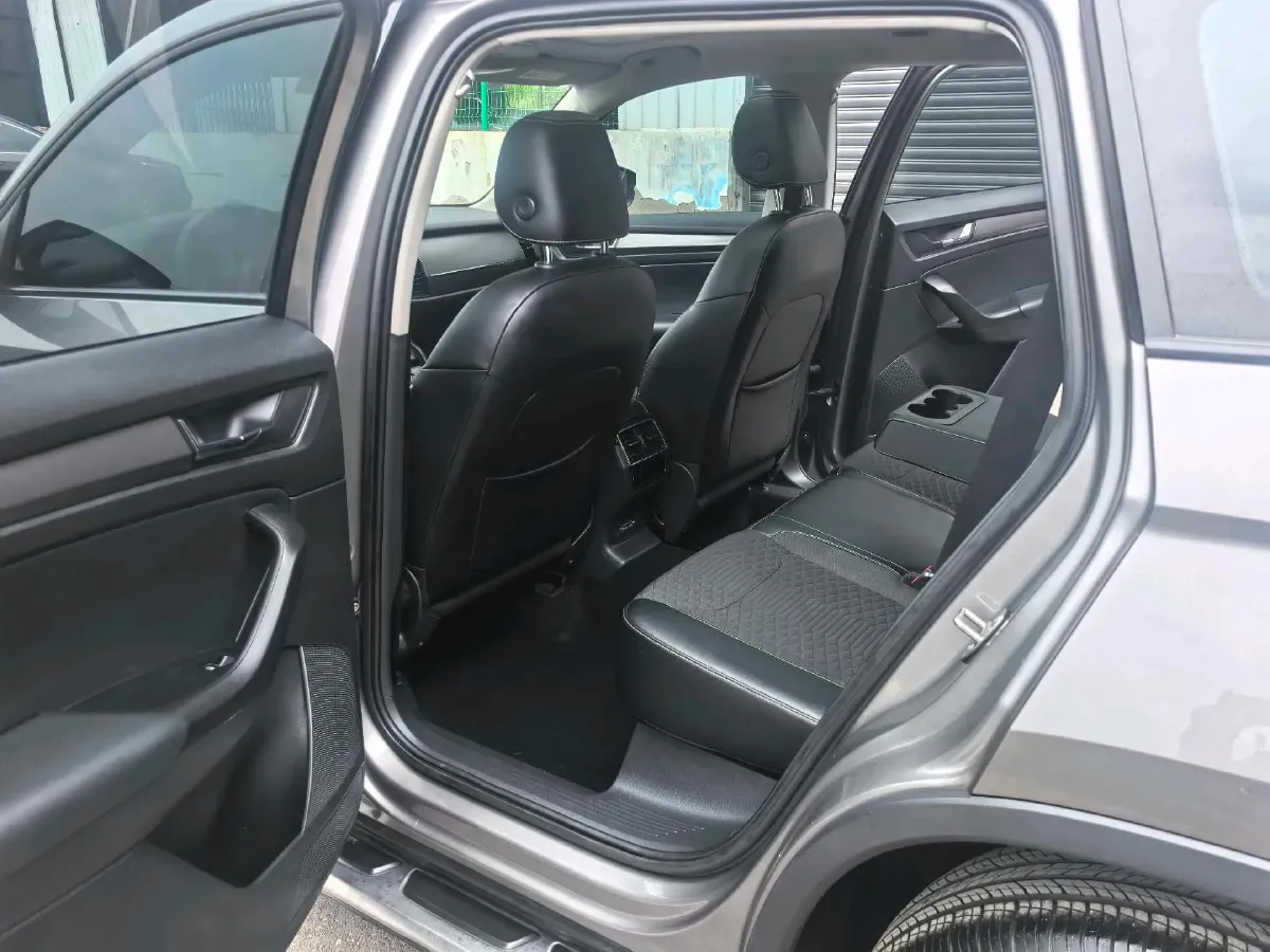 2017 Skoda Kodiak 1.8T 180HP L4 7DCT,autocango,china used car exporter,china ev exporter,chinese used car exporter,chinese used ev exporter