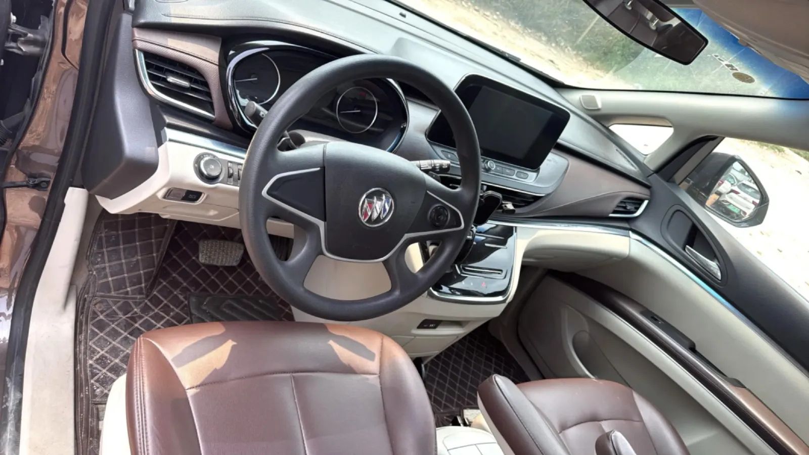 2023 Buick GL8 2.0T 237HP L4 9AT,autocango,china used car exporter,china ev exporter,chinese used car exporter,chinese used ev exporter