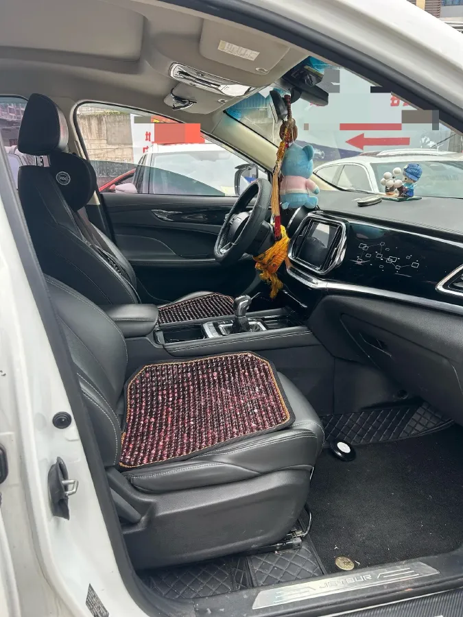 2019 Jetour X90 1.5T 156HP L4 6MT,autocango,china used car exporter,china ev exporter,chinese used car exporter,chinese used ev exporter