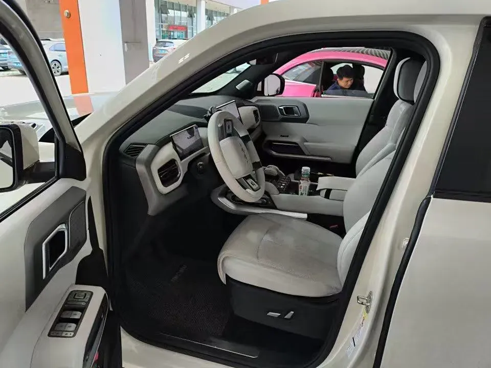 2025 FangChengBao Tai 3 BEV,autocango,china used car exporter,china ev exporter,chinese used car exporter,chinese used ev exporter