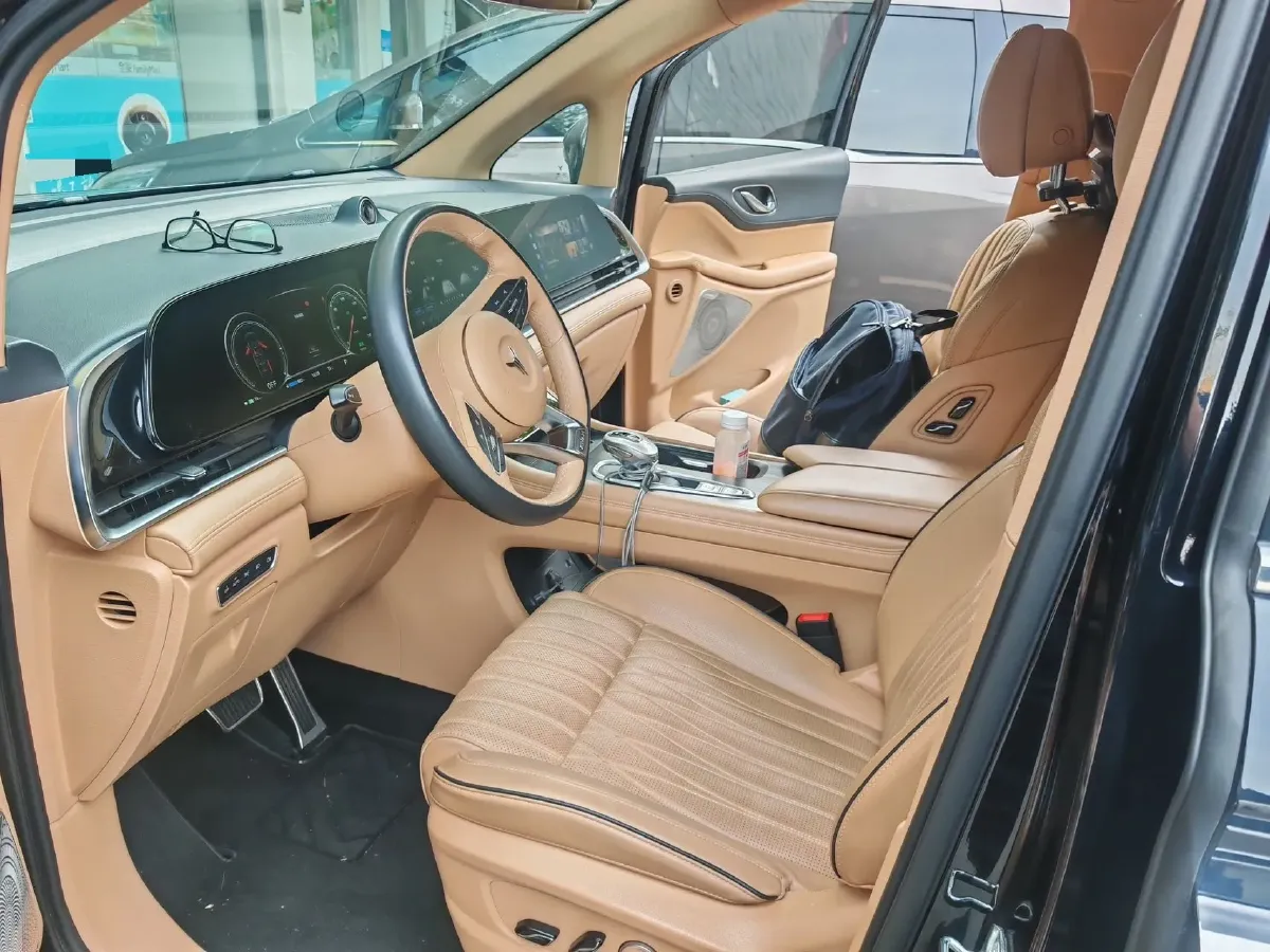 2022 Voyah Dream 1.5T 136HP L4 PHEV 25.57KWH,autocango,china used car exporter,china ev exporter,chinese used car exporter,chinese used ev exporter