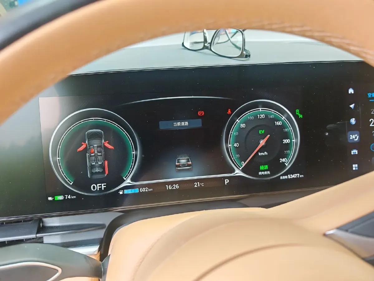 2022 Voyah Dream 1.5T 136HP L4 PHEV 25.57KWH,autocango,china used car exporter,china ev exporter,chinese used car exporter,chinese used ev exporter