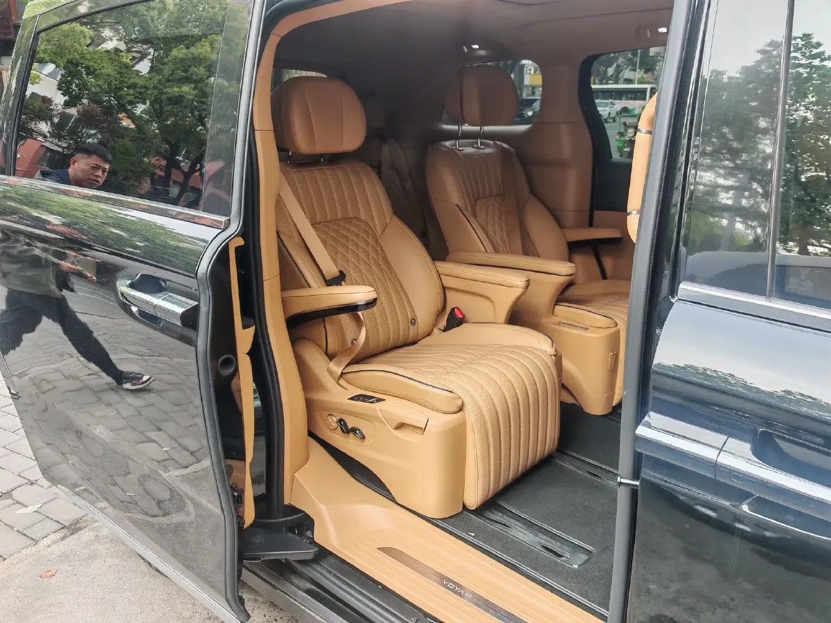 2022 Voyah Dream 1.5T 136HP L4 PHEV 25.57KWH,autocango,china used car exporter,china ev exporter,chinese used car exporter,chinese used ev exporter