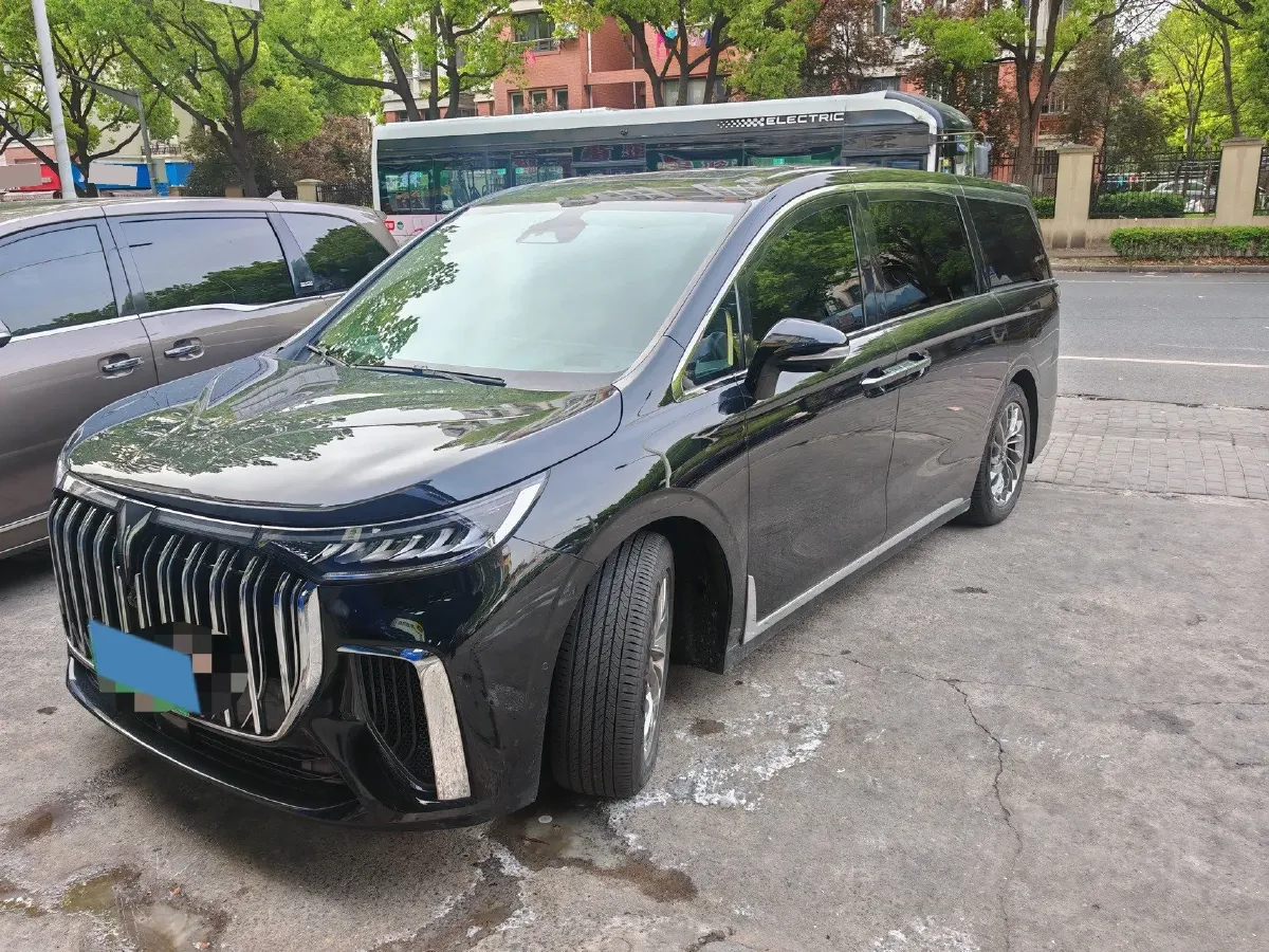 2022 Voyah Dream 1.5T 136HP L4 PHEV 25.57KWH,autocango,china used car exporter,china ev exporter,chinese used car exporter,chinese used ev exporter