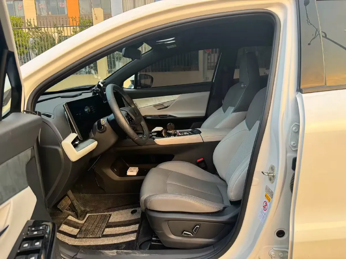 2023 ChangAn UNI-T 1.5T 188HP L4 7DCT,autocango,china used car exporter,china ev exporter,chinese used car exporter,chinese used ev exporter