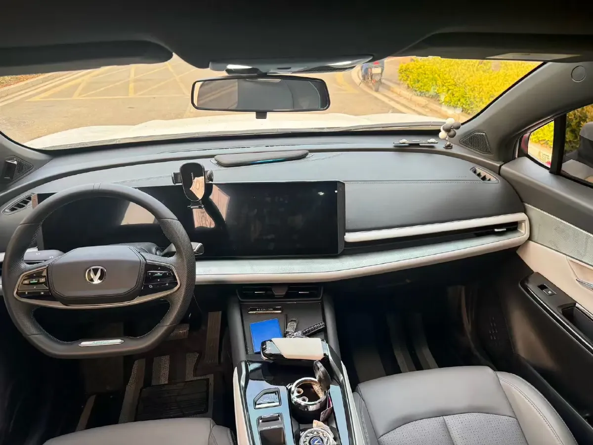 2023 ChangAn UNI-T 1.5T 188HP L4 7DCT,autocango,china used car exporter,china ev exporter,chinese used car exporter,chinese used ev exporter