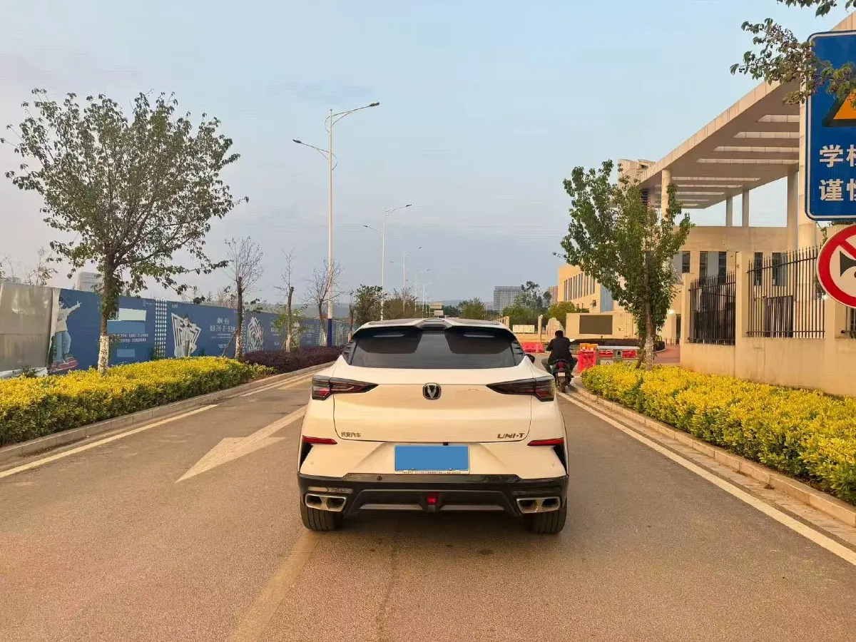 2023 ChangAn UNI-T 1.5T 188HP L4 7DCT,autocango,china used car exporter,china ev exporter,chinese used car exporter,chinese used ev exporter
