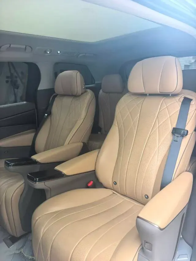 2022 Mercedes-Benz GLC Class 2.0T 197HP L4 9AT,autocango,china used car exporter,china ev exporter,chinese used car exporter,chinese used ev exporter