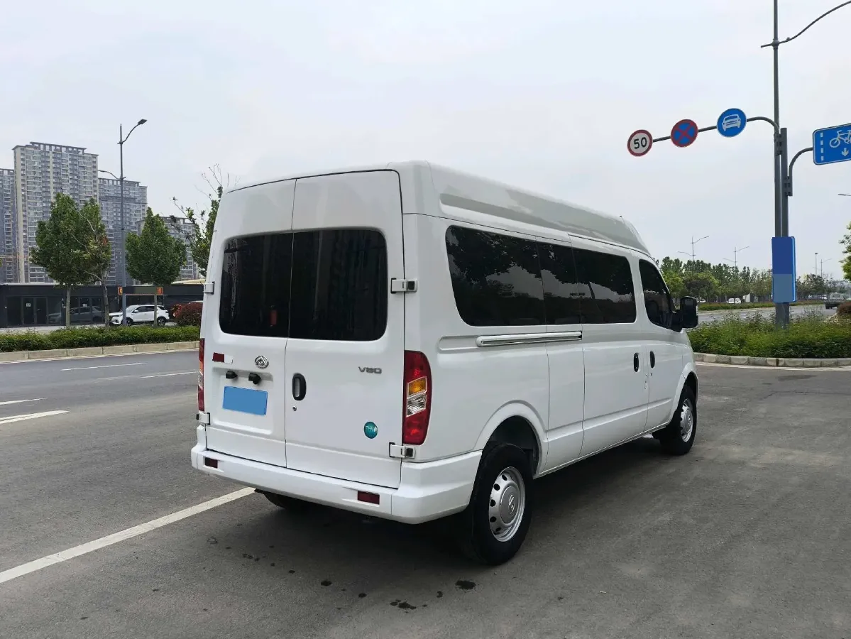 2023 MAXUS XinTu V80 2.0T 127HP L4 6MT,autocango,china used car exporter,china ev exporter,chinese used car exporter,chinese used ev exporter