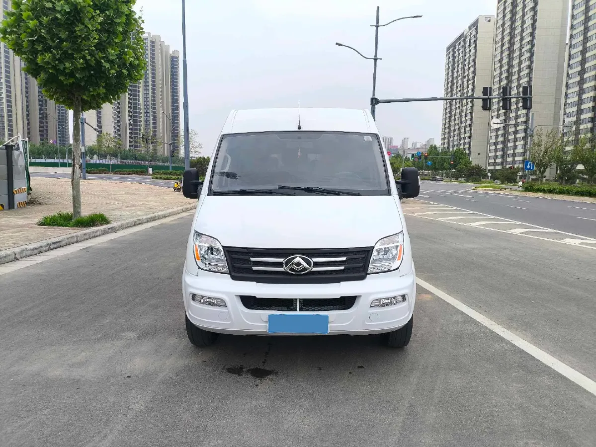 2023 MAXUS XinTu V80 2.0T 127HP L4 6MT,autocango,china used car exporter,china ev exporter,chinese used car exporter,chinese used ev exporter