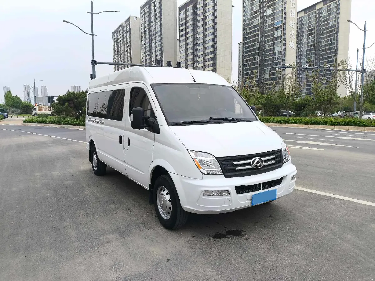 2023 MAXUS XinTu V80 2.0T 127HP L4 6MT,autocango,china used car exporter,china ev exporter,chinese used car exporter,chinese used ev exporter