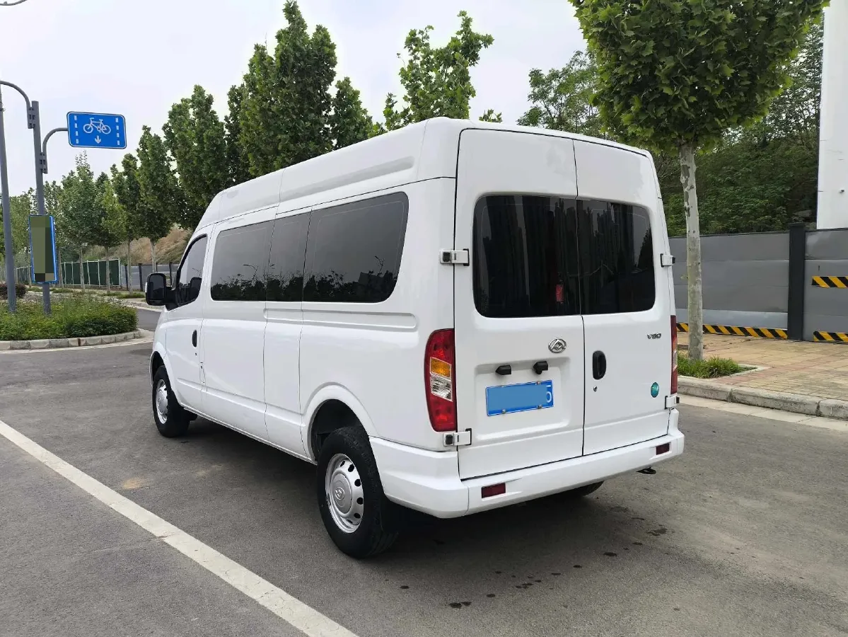 2023 MAXUS XinTu V80 2.0T 127HP L4 6MT,autocango,china used car exporter,china ev exporter,chinese used car exporter,chinese used ev exporter