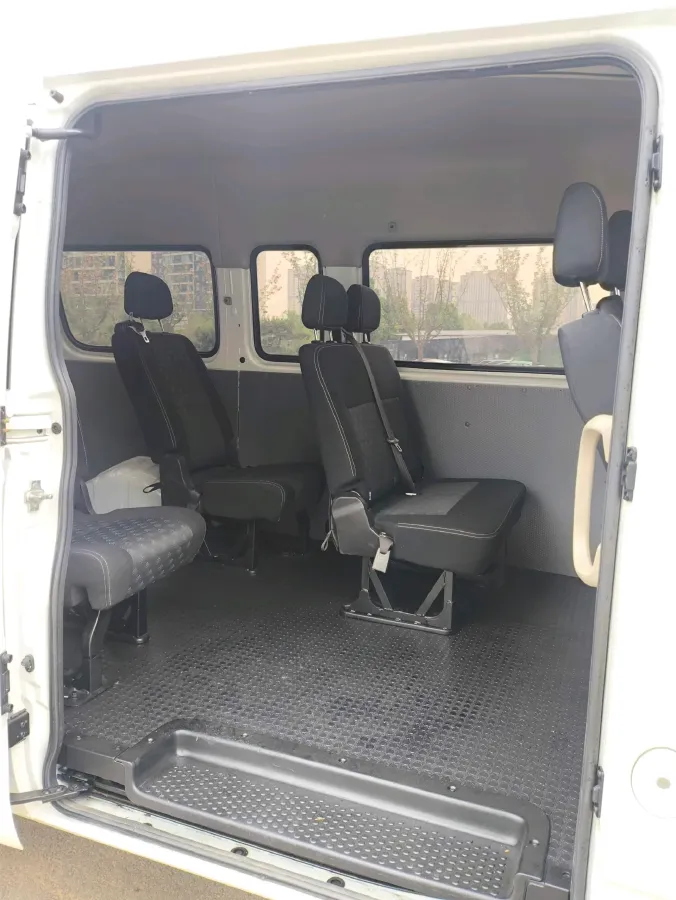 2023 MAXUS XinTu V80 2.0T 127HP L4 6MT,autocango,china used car exporter,china ev exporter,chinese used car exporter,chinese used ev exporter