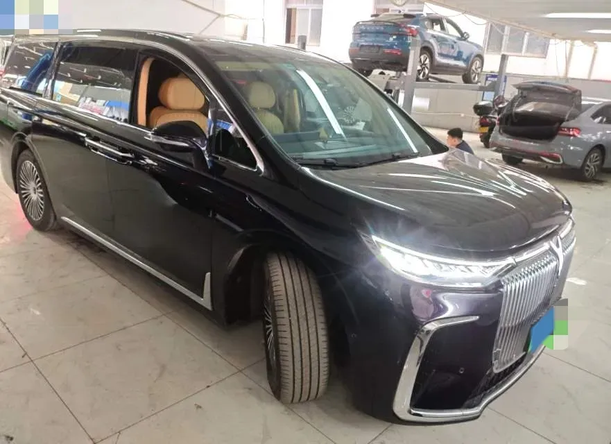 2025 Voyah Dream 1.5T 150HP L4 PHEV 41.7KWH,autocango,china used car exporter,china ev exporter,chinese used car exporter,chinese used ev exporter