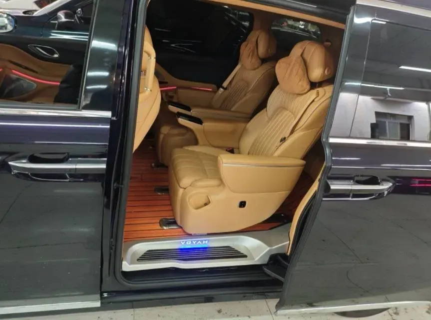 2025 Voyah Dream 1.5T 150HP L4 PHEV 41.7KWH,autocango,china used car exporter,china ev exporter,chinese used car exporter,chinese used ev exporter