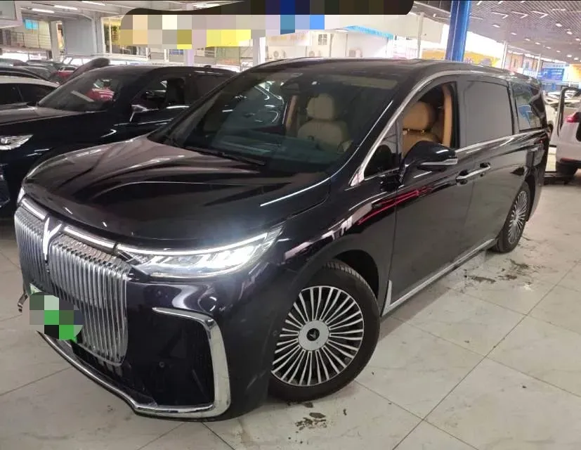 2025 Voyah Dream 1.5T 150HP L4 PHEV 41.7KWH,autocango,china used car exporter,china ev exporter,chinese used car exporter,chinese used ev exporter