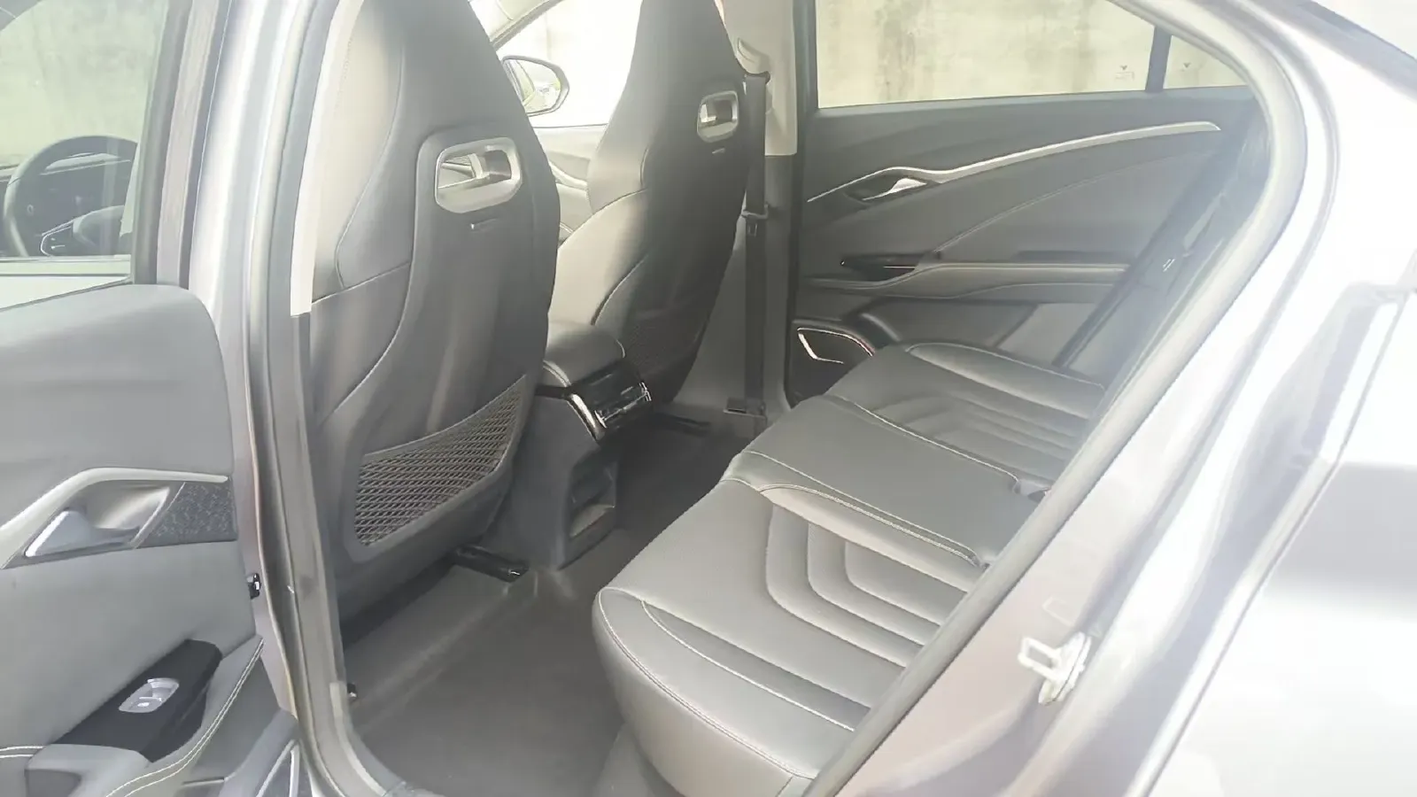 2022 GAC Trumpchi GS3 1.5T 169HP L4 6AT,autocango,china used car exporter,china ev exporter,chinese used car exporter,chinese used ev exporter