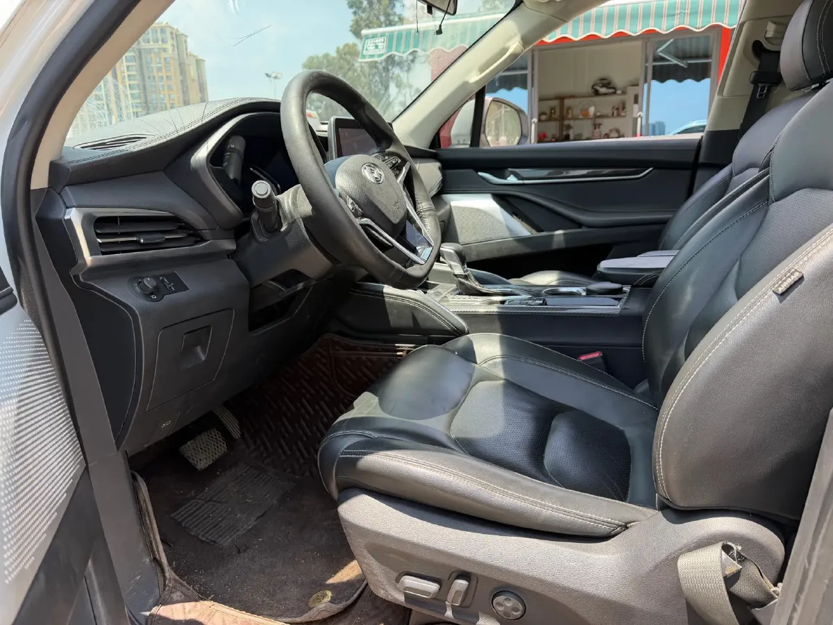 2017 MAXUS D90 2.0T 224HP L4 6AT,autocango,china used car exporter,china ev exporter,chinese used car exporter,chinese used ev exporter