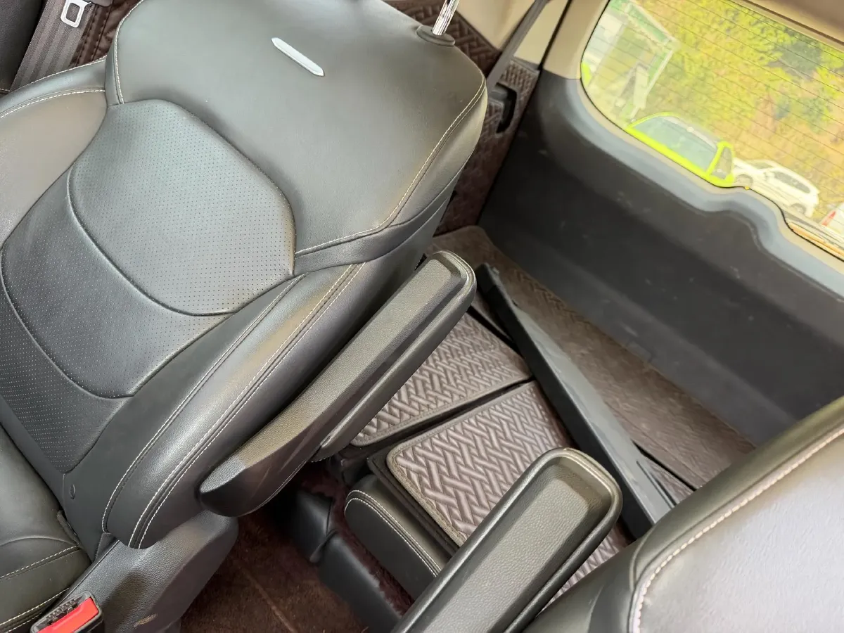 2017 MAXUS D90 2.0T 224HP L4 6AT,autocango,china used car exporter,china ev exporter,chinese used car exporter,chinese used ev exporter