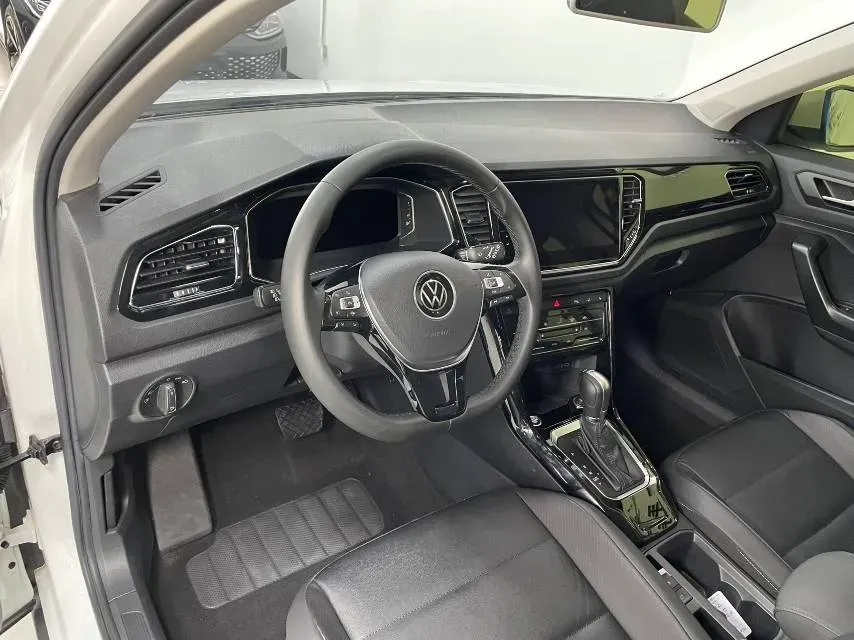 2022 Volkswagen T-Roc 1.4T 150HP L4 7DCT,autocango,china used car exporter,china ev exporter,chinese used car exporter,chinese used ev exporter