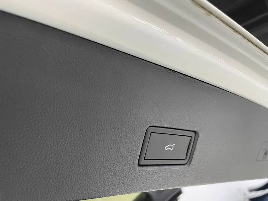 2022 Volkswagen T-Roc 1.4T 150HP L4 7DCT,autocango,china used car exporter,china ev exporter,chinese used car exporter,chinese used ev exporter