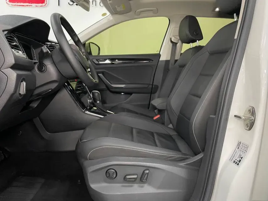 2022 Volkswagen T-Roc 1.4T 150HP L4 7DCT,autocango,china used car exporter,china ev exporter,chinese used car exporter,chinese used ev exporter