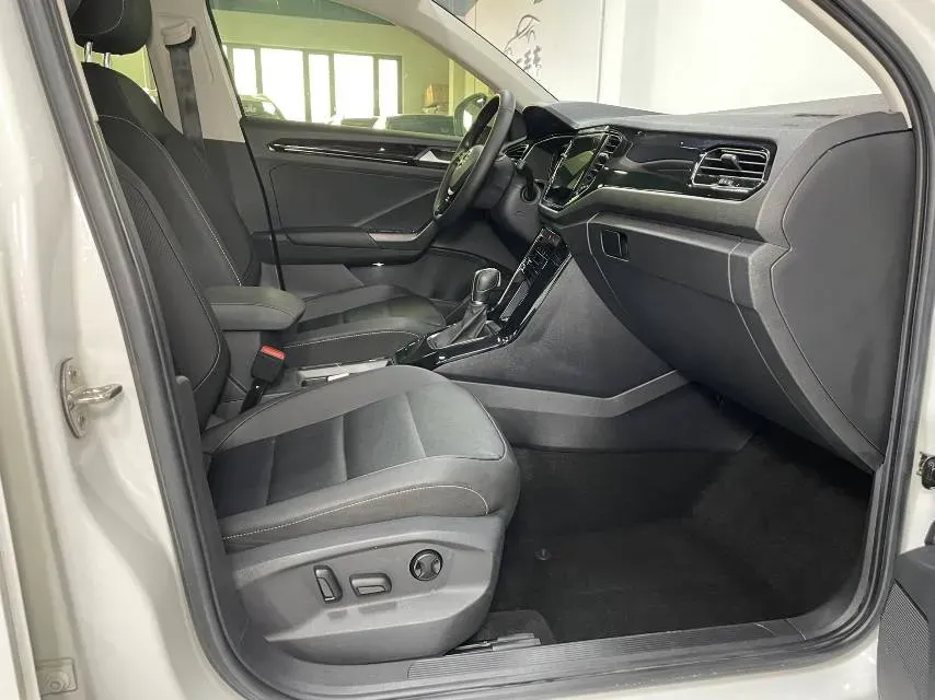 2022 Volkswagen T-Roc 1.4T 150HP L4 7DCT,autocango,china used car exporter,china ev exporter,chinese used car exporter,chinese used ev exporter