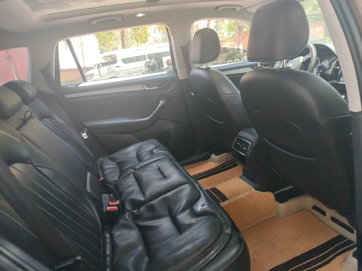 2018 Skoda Kodiak 2.0T 186HP L4 7DCT,autocango,china used car exporter,china ev exporter,chinese used car exporter,chinese used ev exporter