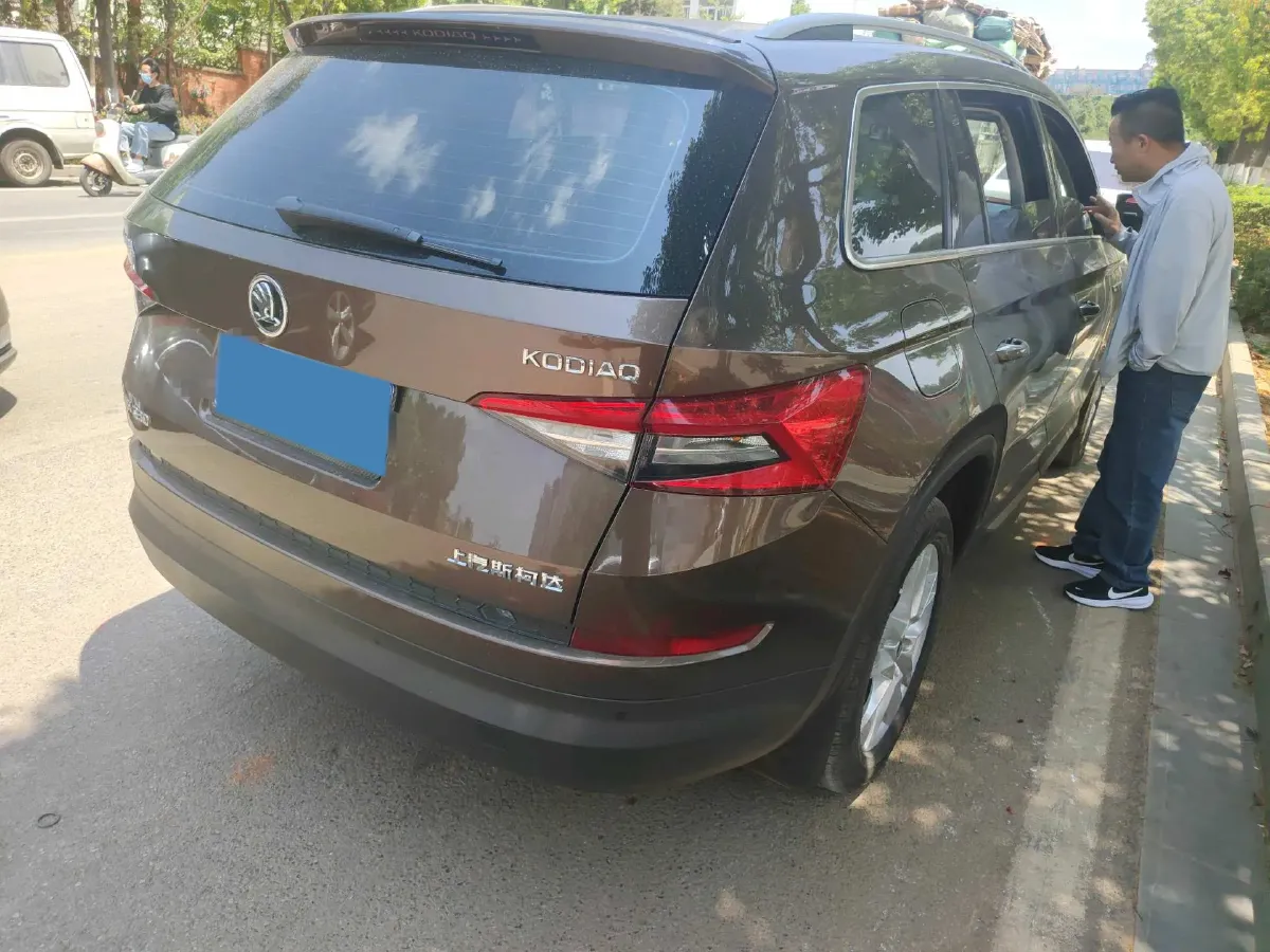 2018 Skoda Kodiak 2.0T 186HP L4 7DCT,autocango,china used car exporter,china ev exporter,chinese used car exporter,chinese used ev exporter