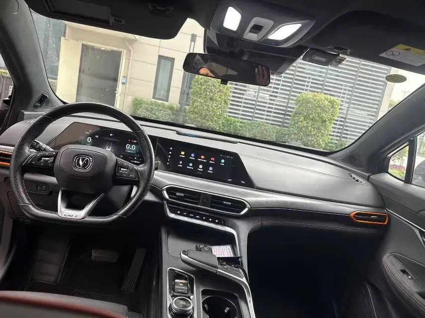 2022 ChangAn UNI-T 1.5T 188HP L4 7DCT,autocango,china used car exporter,china ev exporter,chinese used car exporter,chinese used ev exporter