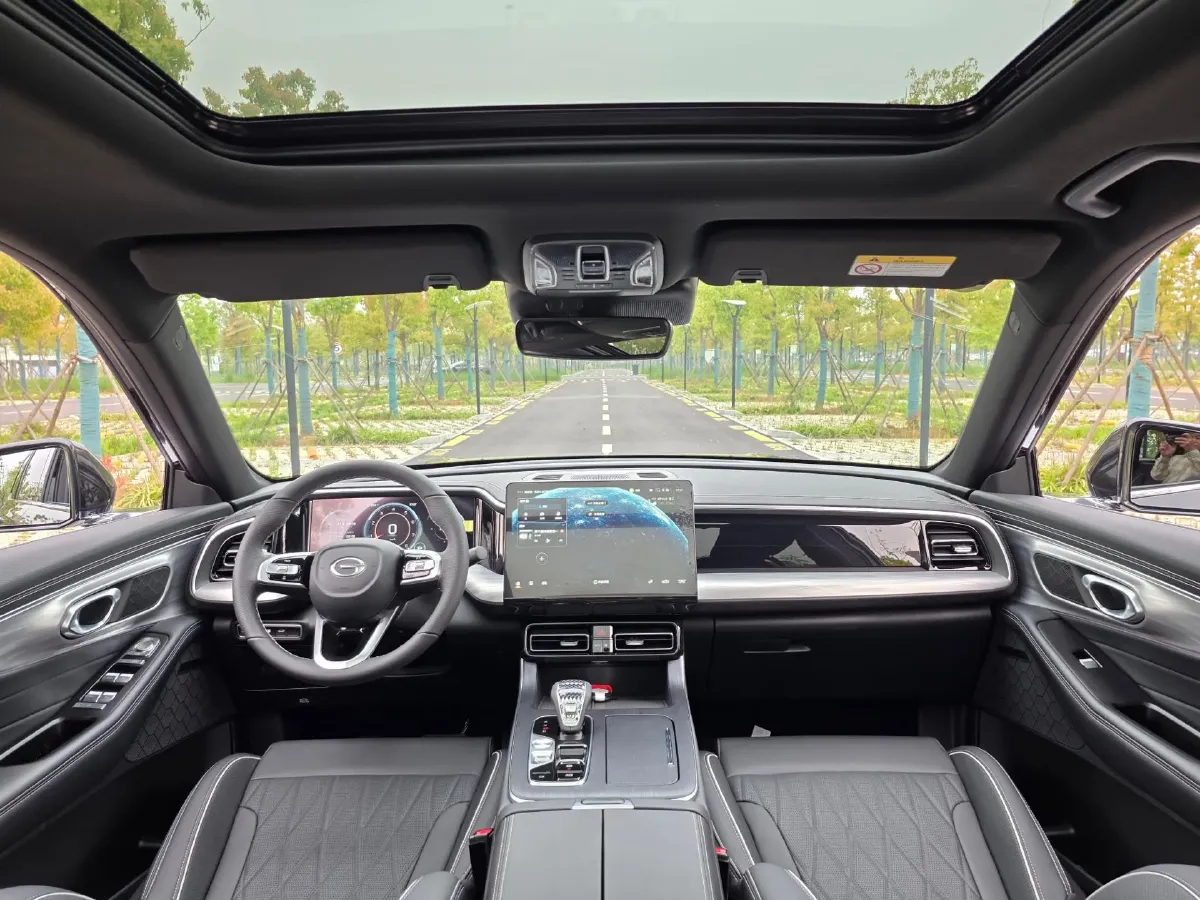 2025 GAC Trumpchi GS8 2.0T 252HP L4 8AT,autocango,china used car exporter,china ev exporter,chinese used car exporter,chinese used ev exporter