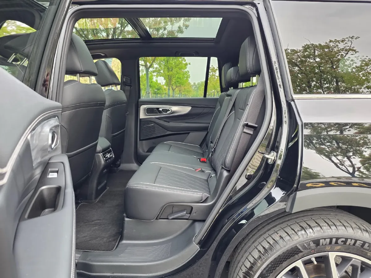 2025 GAC Trumpchi GS8 2.0T 252HP L4 8AT,autocango,china used car exporter,china ev exporter,chinese used car exporter,chinese used ev exporter