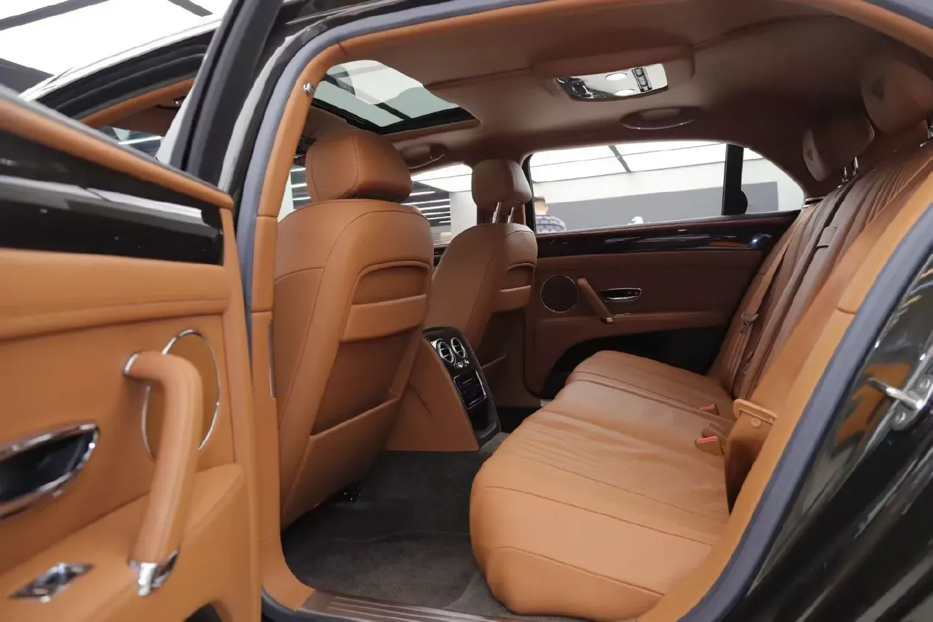 2017 Bentley Flying Spur 4.0T 507HP V8 8AT,autocango,china used car exporter,china ev exporter,chinese used car exporter,chinese used ev exporter