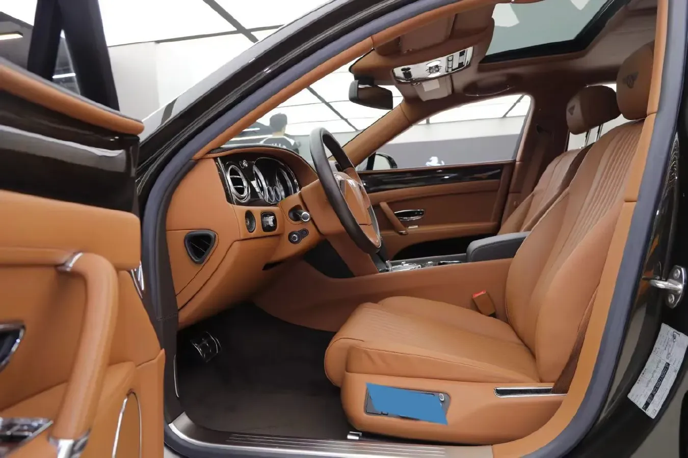 2017 Bentley Flying Spur 4.0T 507HP V8 8AT,autocango,china used car exporter,china ev exporter,chinese used car exporter,chinese used ev exporter