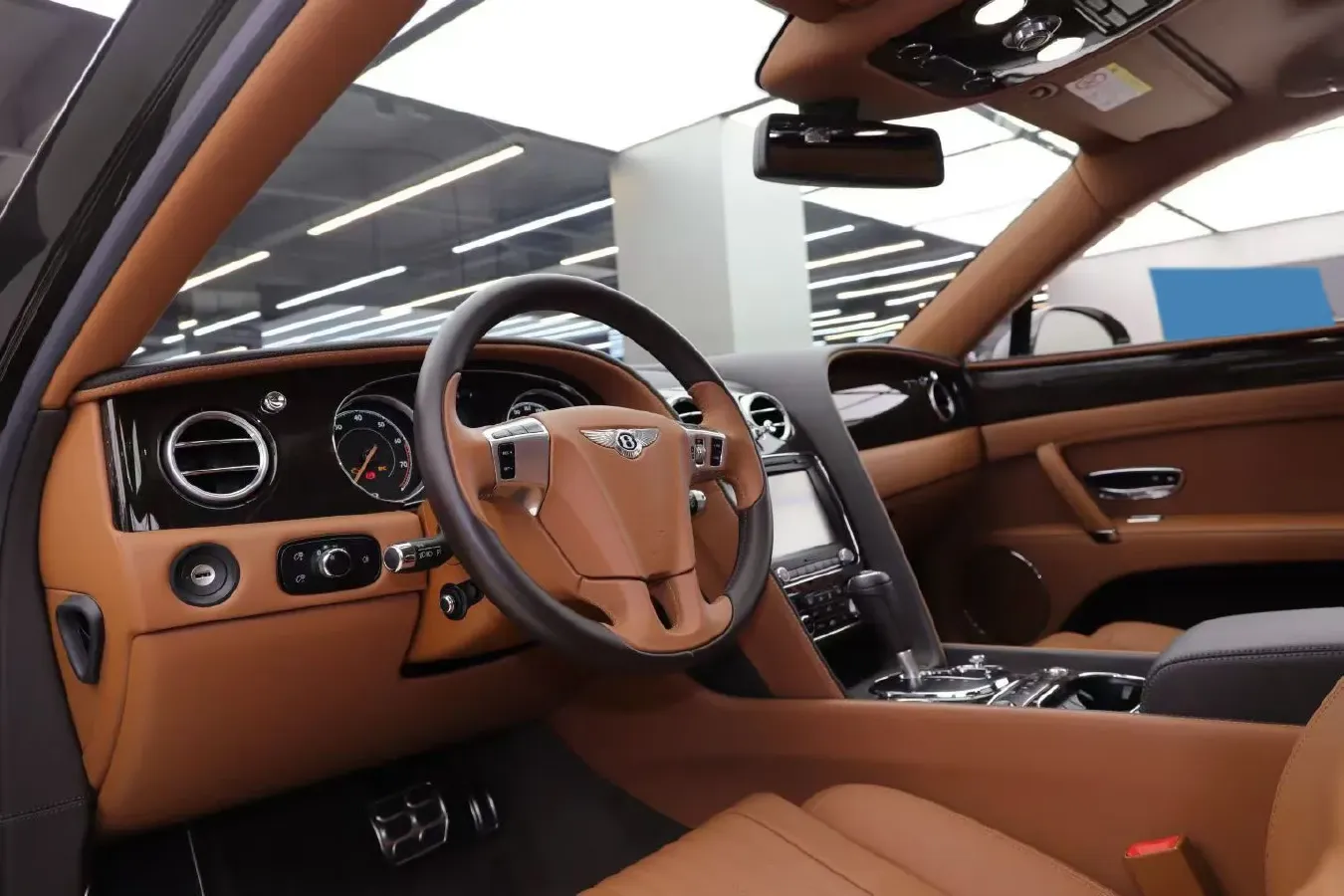 2017 Bentley Flying Spur 4.0T 507HP V8 8AT,autocango,china used car exporter,china ev exporter,chinese used car exporter,chinese used ev exporter