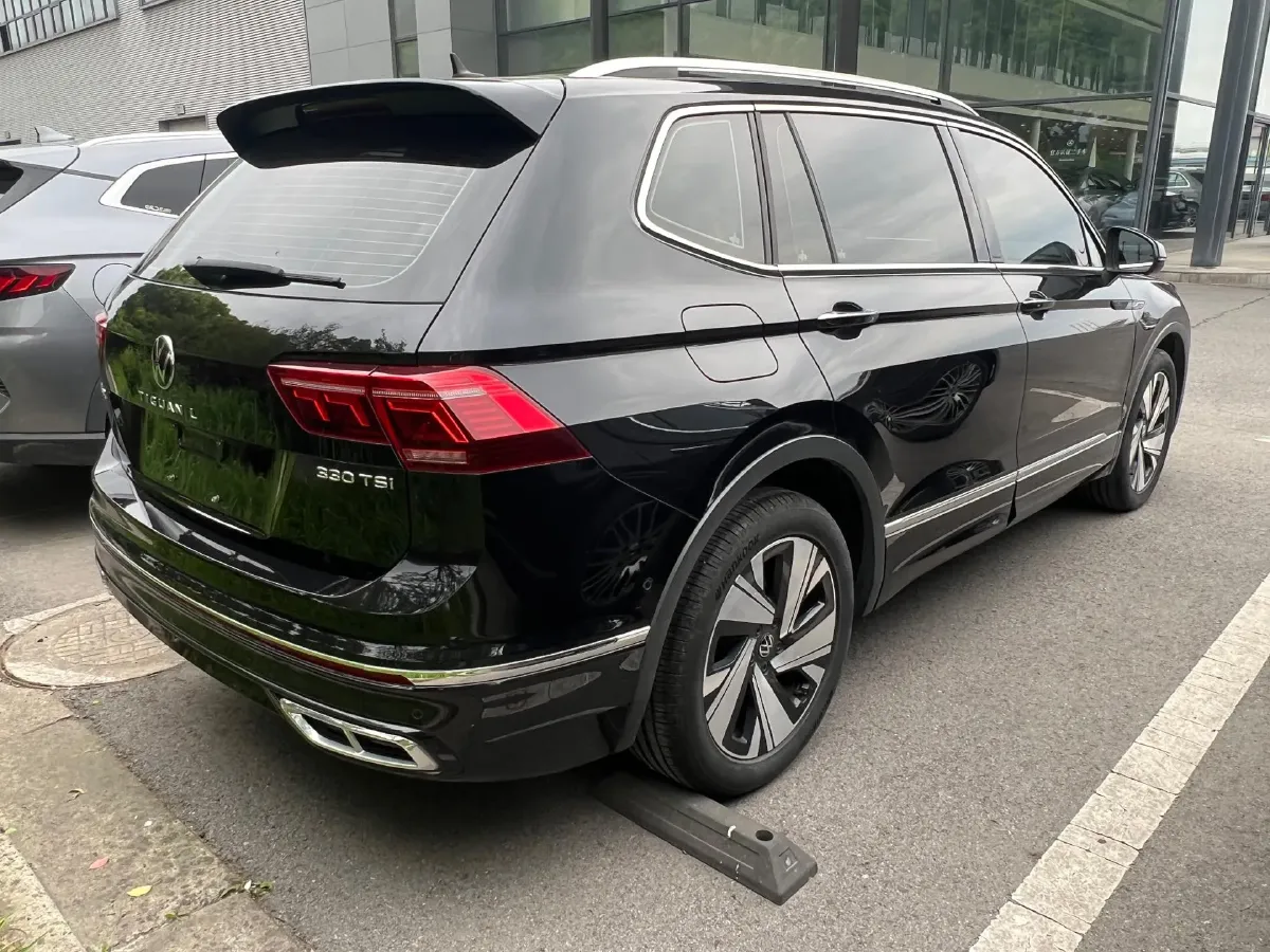 2023 Volkswagen Tiguan L 2.0T 186HP L4 7DCT,autocango,china used car exporter,china ev exporter,chinese used car exporter,chinese used ev exporter