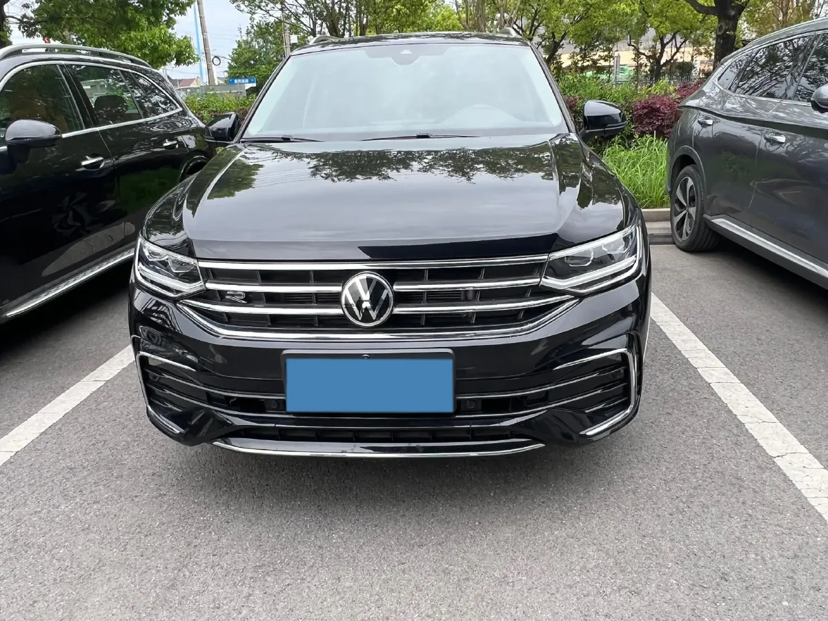 2023 Volkswagen Tiguan L 2.0T 186HP L4 7DCT,autocango,china used car exporter,china ev exporter,chinese used car exporter,chinese used ev exporter