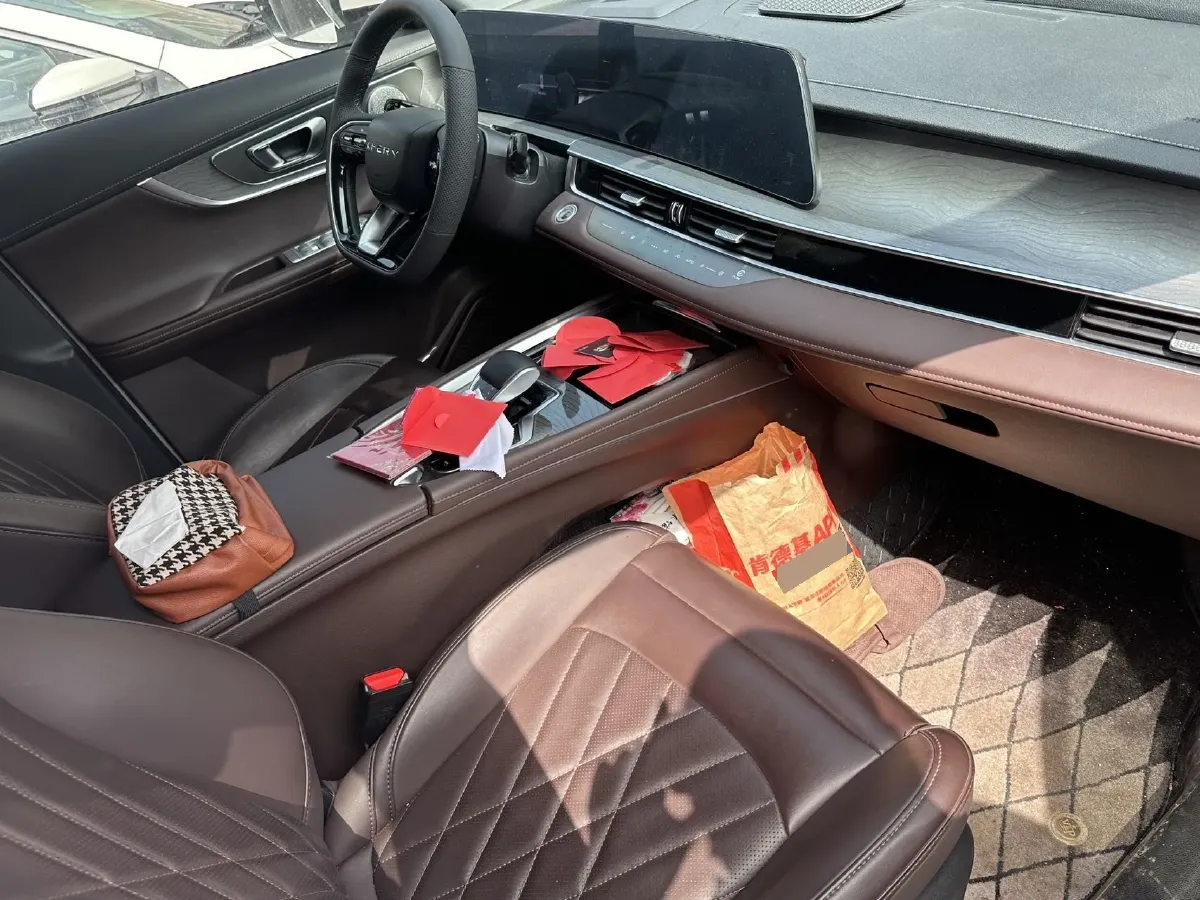 2024 Chery Tiggo 8 PRO 2.0T 254HP L4 7DCT,autocango,china used car exporter,china ev exporter,chinese used car exporter,chinese used ev exporter