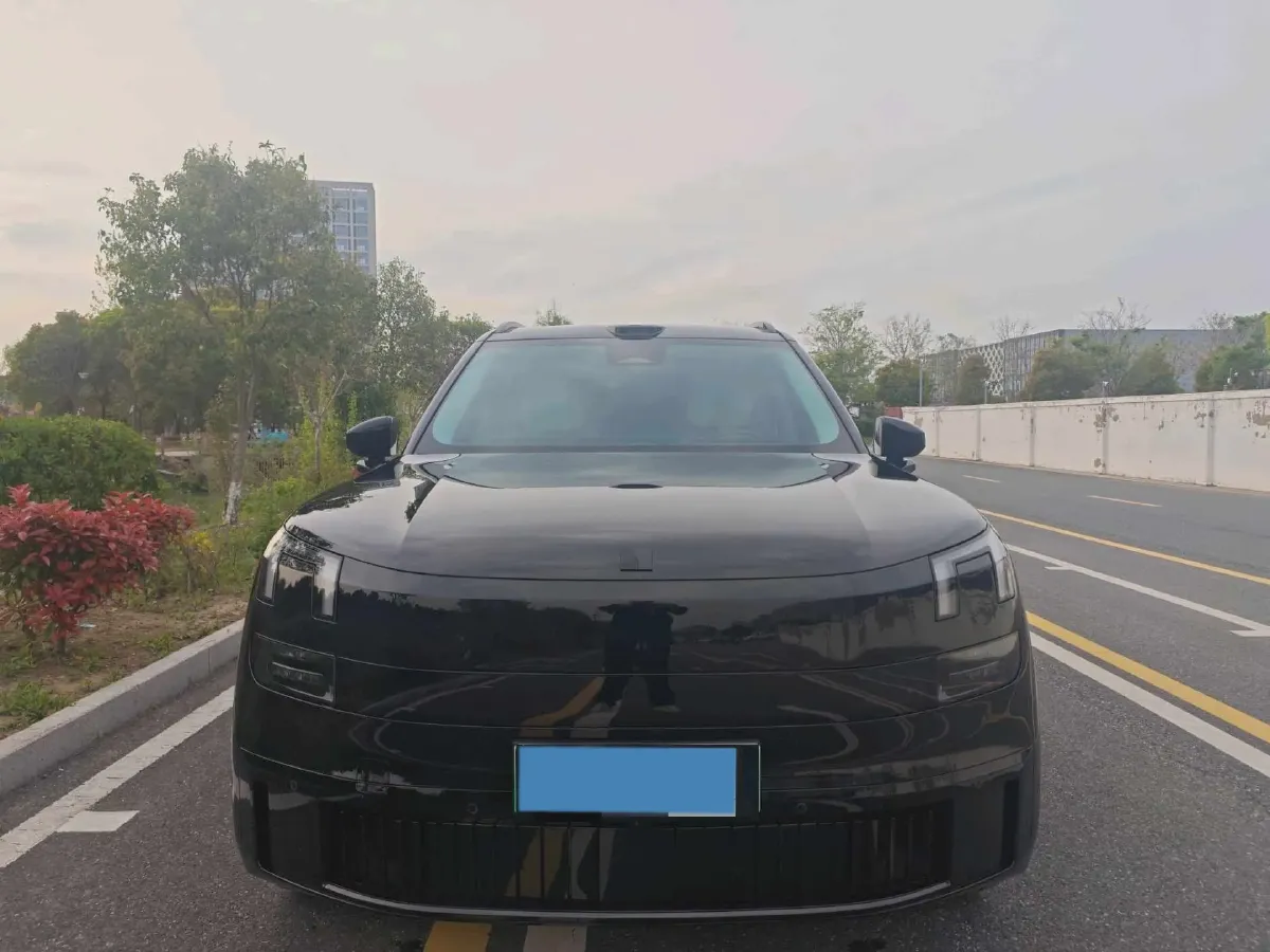 2025 LYNK&CO 900 1.5T 190HP L4 3DHT PHEV 43.3KWH,autocango,china used car exporter,china ev exporter,chinese used car exporter,chinese used ev exporter