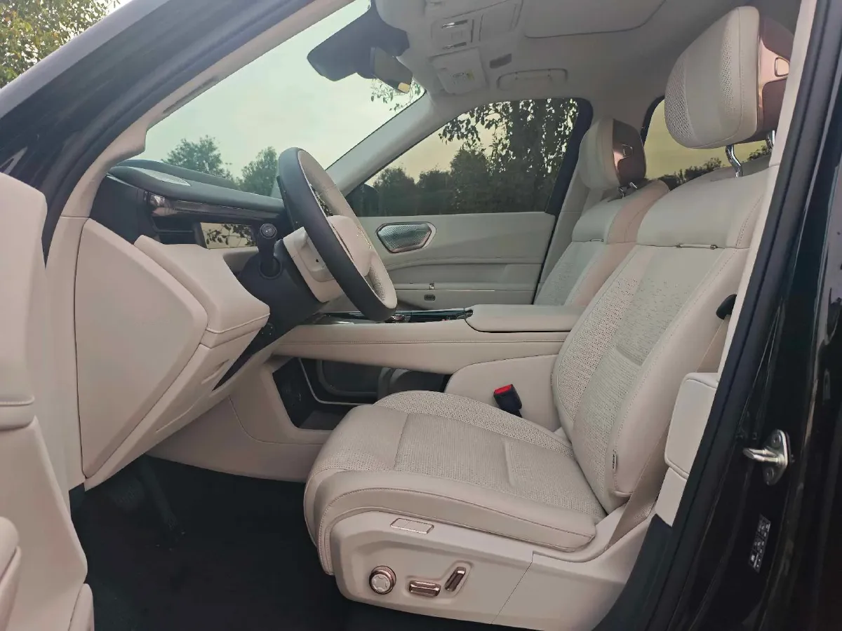 2025 LYNK&CO 900 1.5T 190HP L4 3DHT PHEV 43.3KWH,autocango,china used car exporter,china ev exporter,chinese used car exporter,chinese used ev exporter