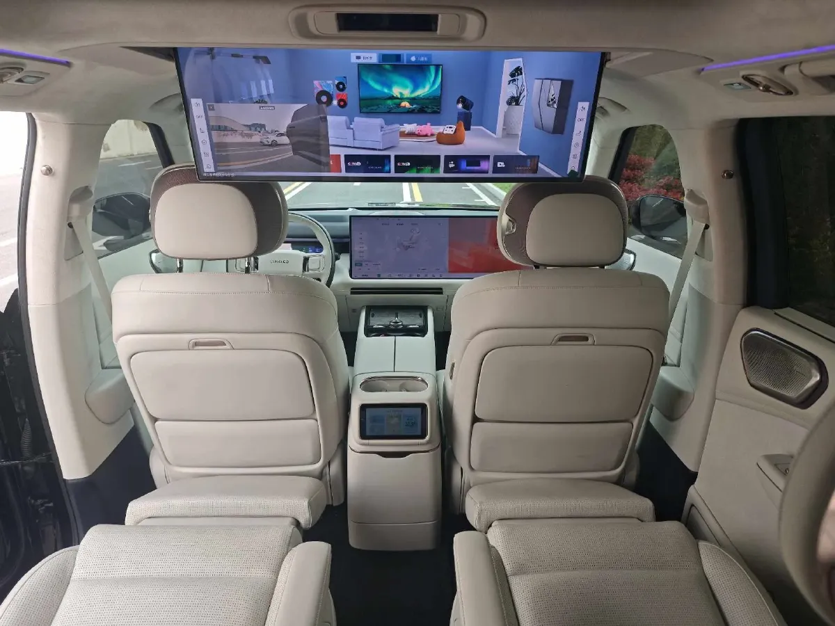 2025 LYNK&CO 900 1.5T 190HP L4 3DHT PHEV 43.3KWH,autocango,china used car exporter,china ev exporter,chinese used car exporter,chinese used ev exporter