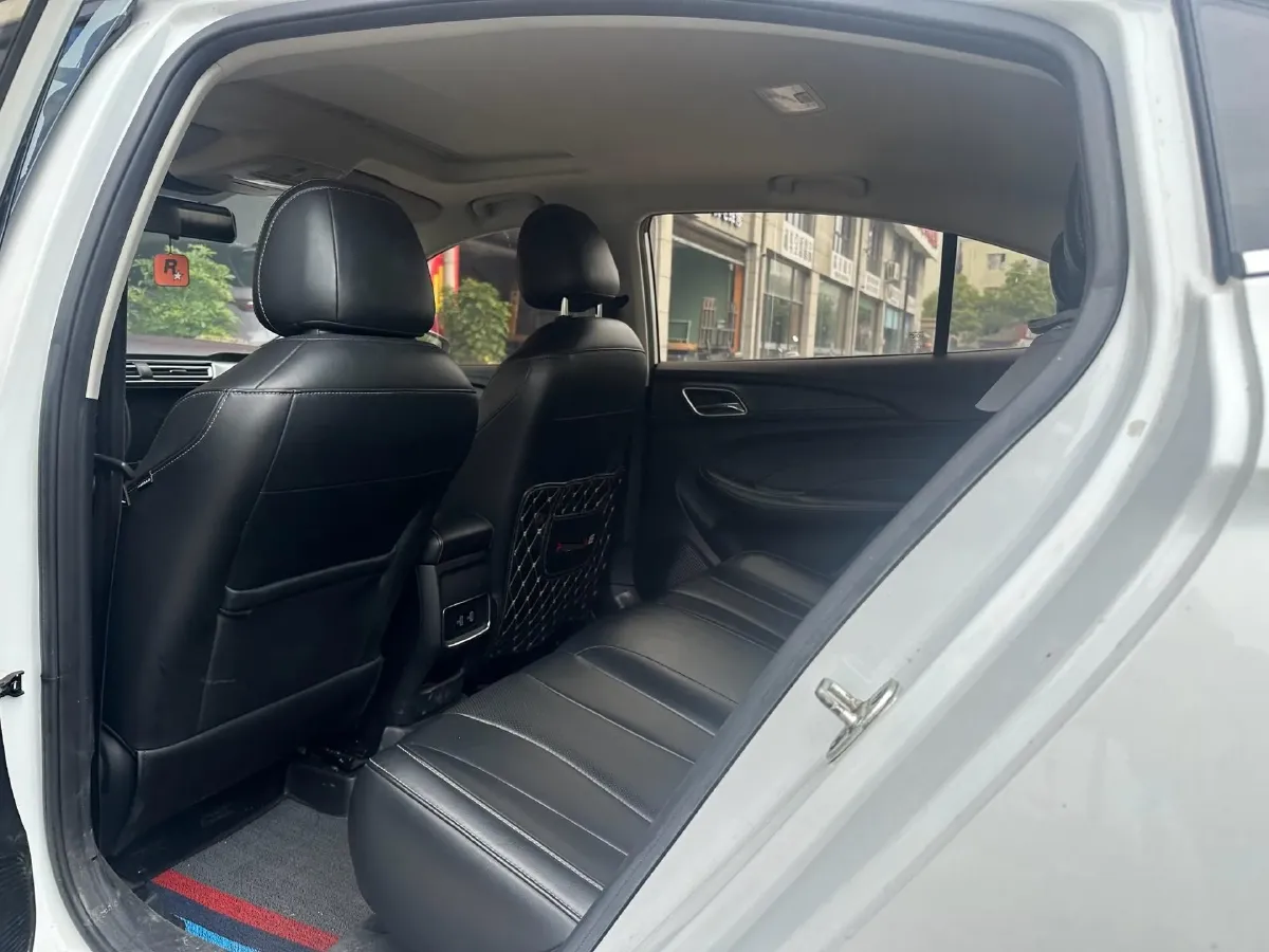 2019 Roewe i5 1.5L 120HP L4 CVT,autocango,china used car exporter,china ev exporter,chinese used car exporter,chinese used ev exporter