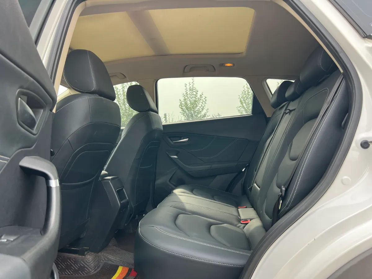 2019 FAW Jumpal D80 1.2T 143HP L4 6MT,autocango,china used car exporter,china ev exporter,chinese used car exporter,chinese used ev exporter